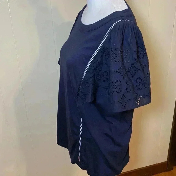 Banana Republic Black Eyelet Flutter Sleeve Shirt Top in Size Medium. - Picture 3 of 11